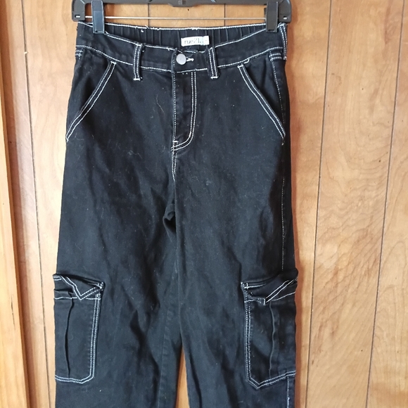 Rue 21 Black Contrast Stitch Cargo Jeans Women’s Size M - Picture 2 of 3